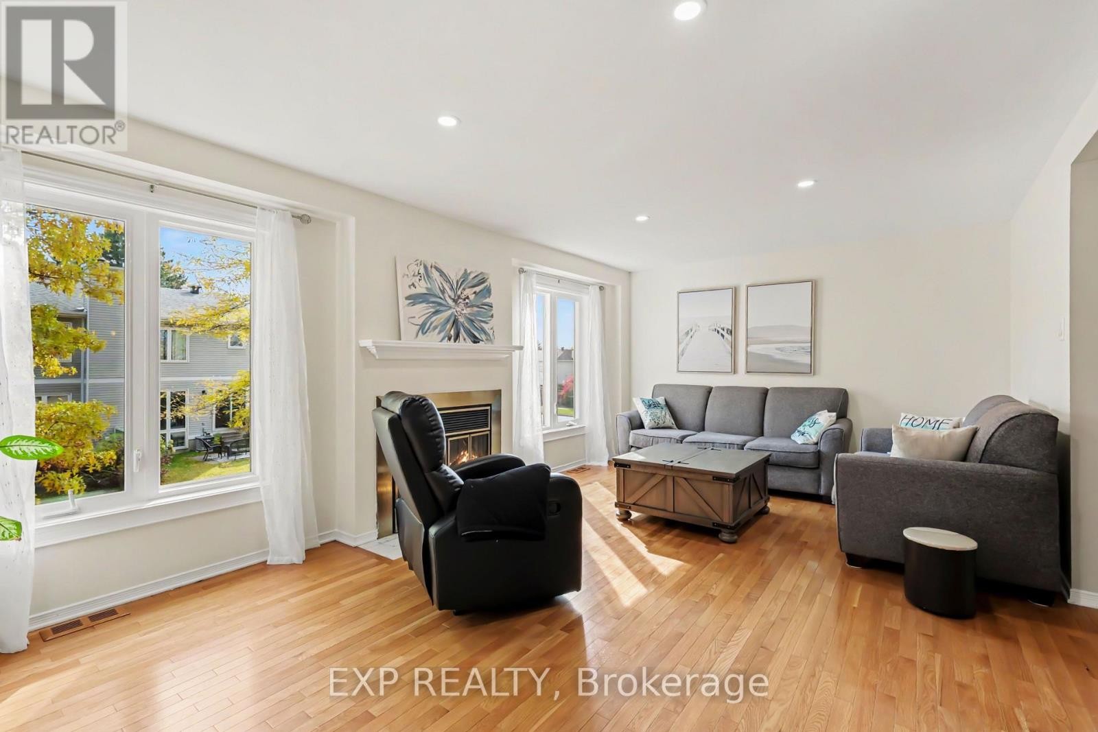 












1848 SUMMERFIELDS CRESCENT

,
Ottawa,




Ontario
K1C7B7

