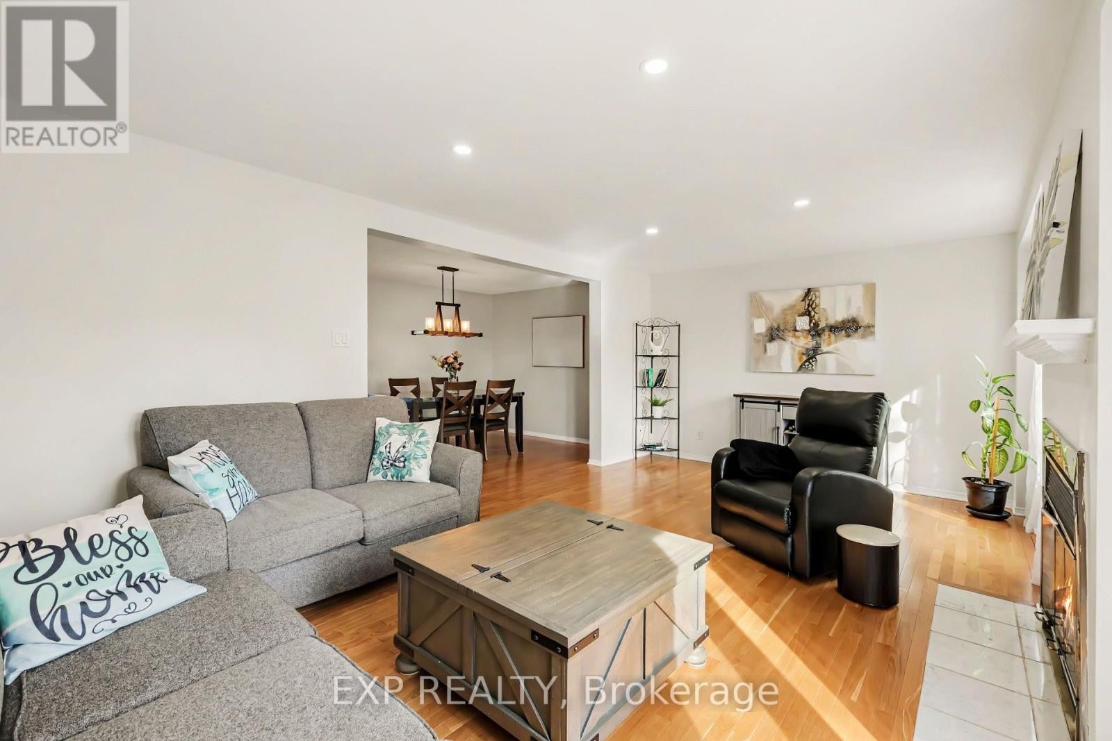 












1848 SUMMERFIELDS CRESCENT

,
Ottawa,




Ontario
K1C7B7

