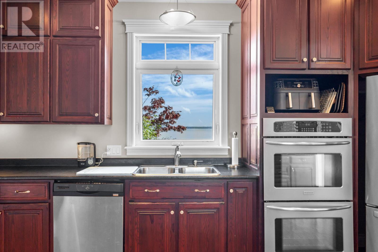 












110 Alexander Crescent

,
Georgetown,




Prince Edward Island
C0A1L0

