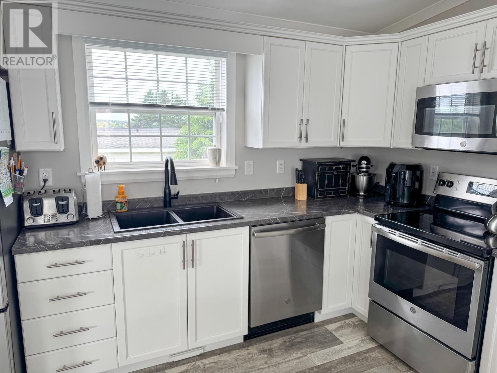 












44 Dawn Drive

,
Miltonvale Park,




Prince Edward Island
C1E0M7

