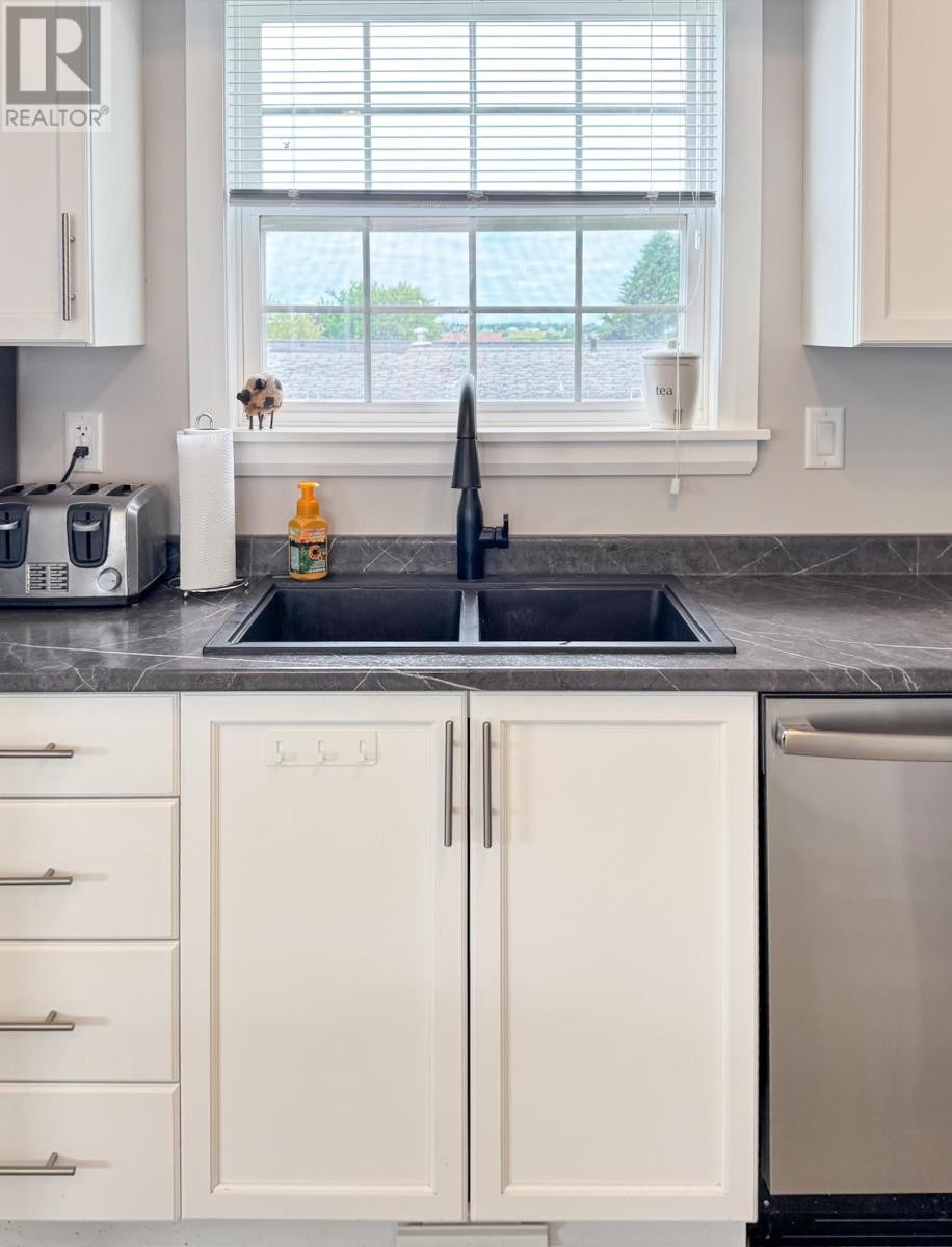 












44 Dawn Drive

,
Miltonvale Park,




Prince Edward Island
C1E0M7

