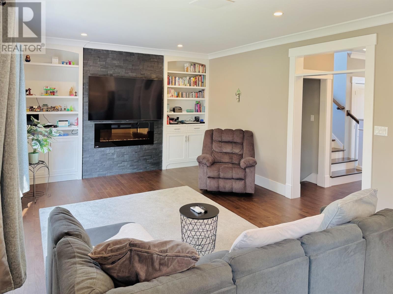 












18 Pembroke Crescent

,
Stratford,




Prince Edward Island
C1B0H9

