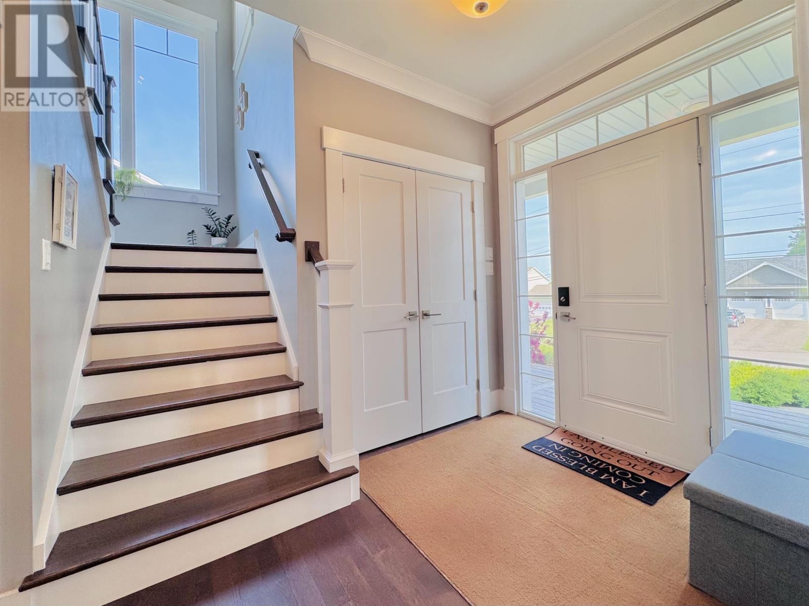 












18 Pembroke Crescent

,
Stratford,




Prince Edward Island
C1B0H9

