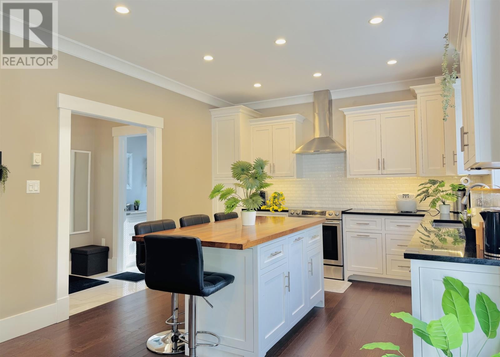 












18 Pembroke Crescent

,
Stratford,




Prince Edward Island
C1B0H9

