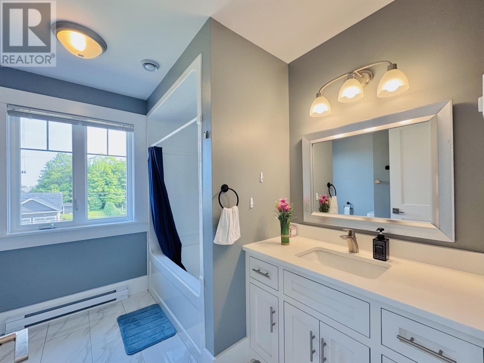 












18 Pembroke Crescent

,
Stratford,




Prince Edward Island
C1B0H9

