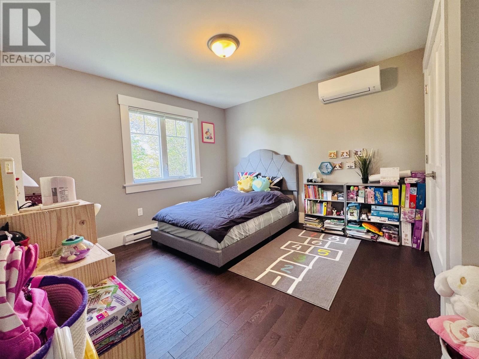 












18 Pembroke Crescent

,
Stratford,




Prince Edward Island
C1B0H9

