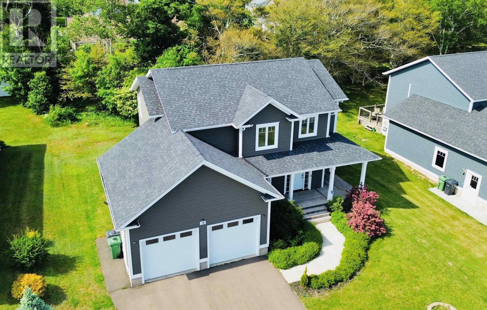 












18 Pembroke Crescent

,
Stratford,




Prince Edward Island
C1B0H9

