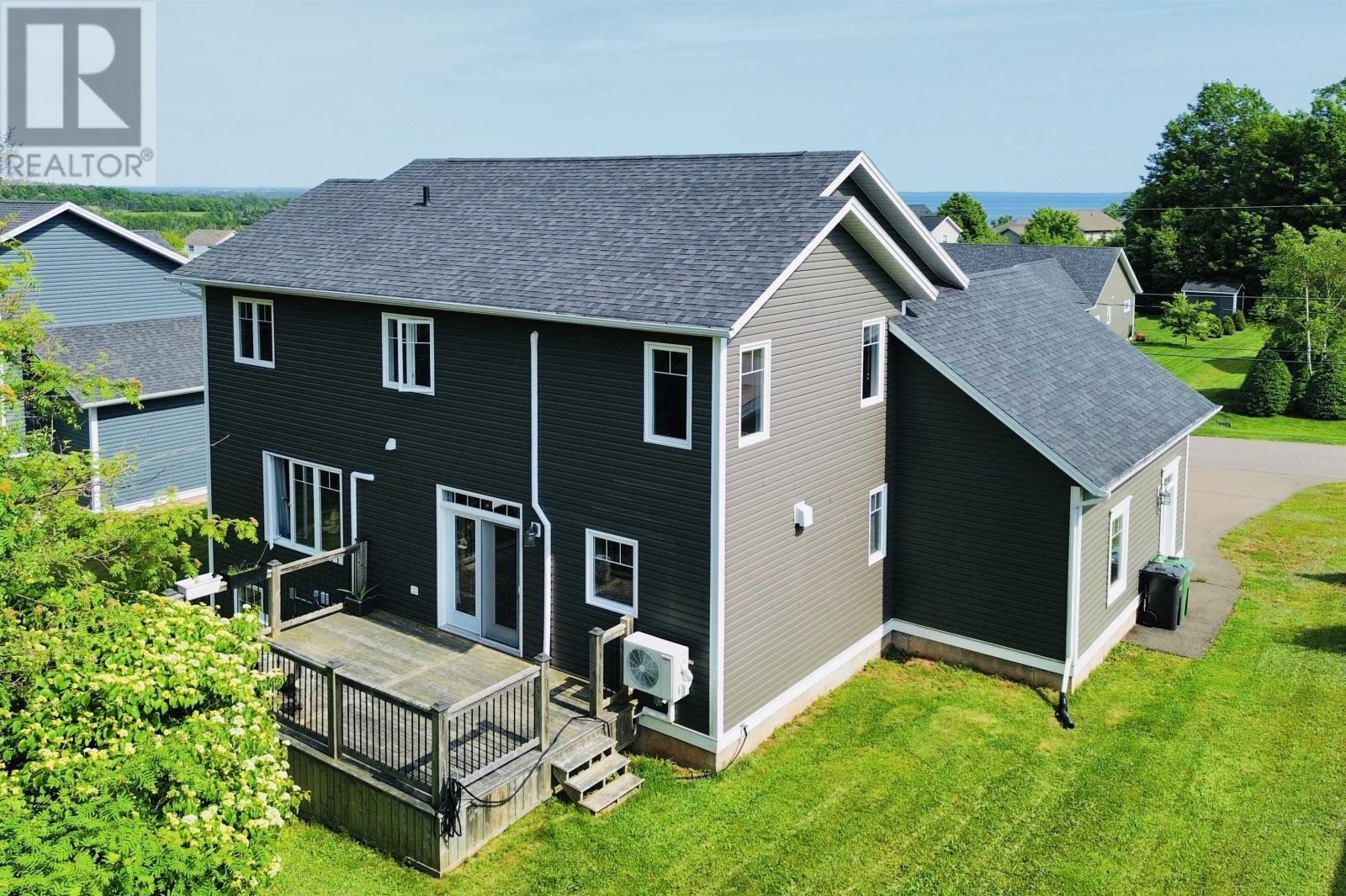 












18 Pembroke Crescent

,
Stratford,




Prince Edward Island
C1B0H9

