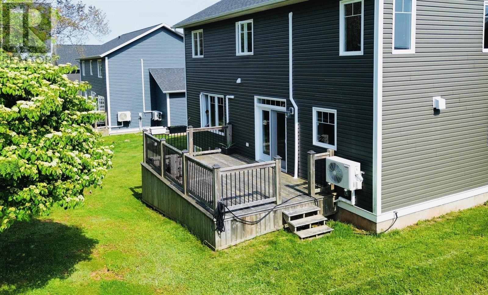












18 Pembroke Crescent

,
Stratford,




Prince Edward Island
C1B0H9

