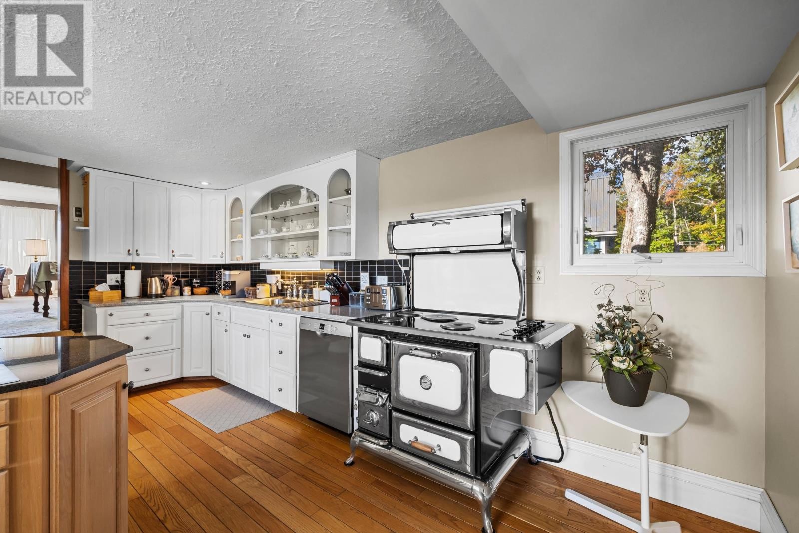 












203 Ferry Road

,
Cornwall,




Prince Edward Island
C0A1H4

