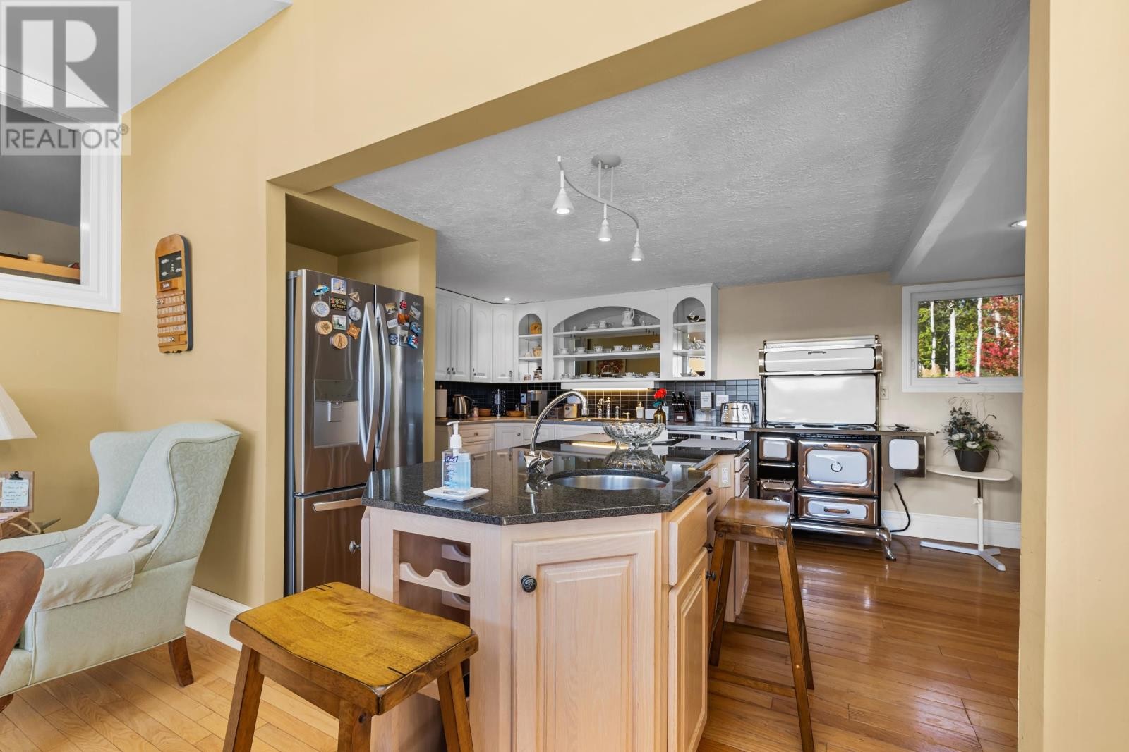 












203 Ferry Road

,
Cornwall,




Prince Edward Island
C0A1H4

