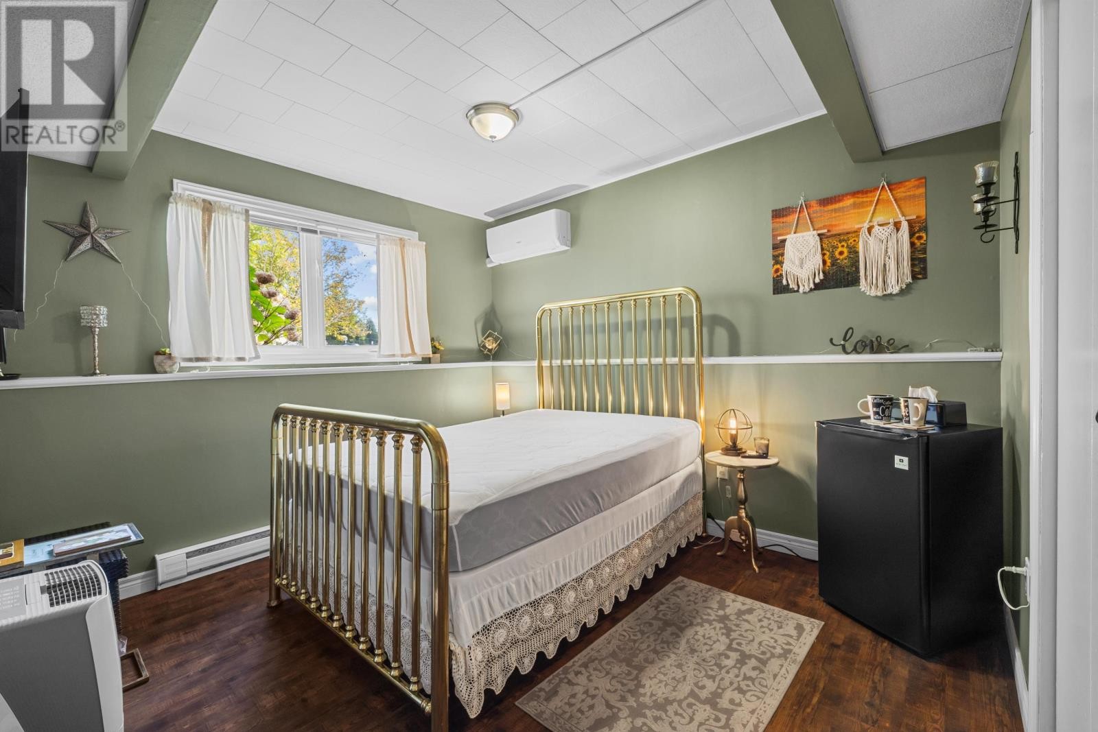 












203 Ferry Road

,
Cornwall,




Prince Edward Island
C0A1H4

