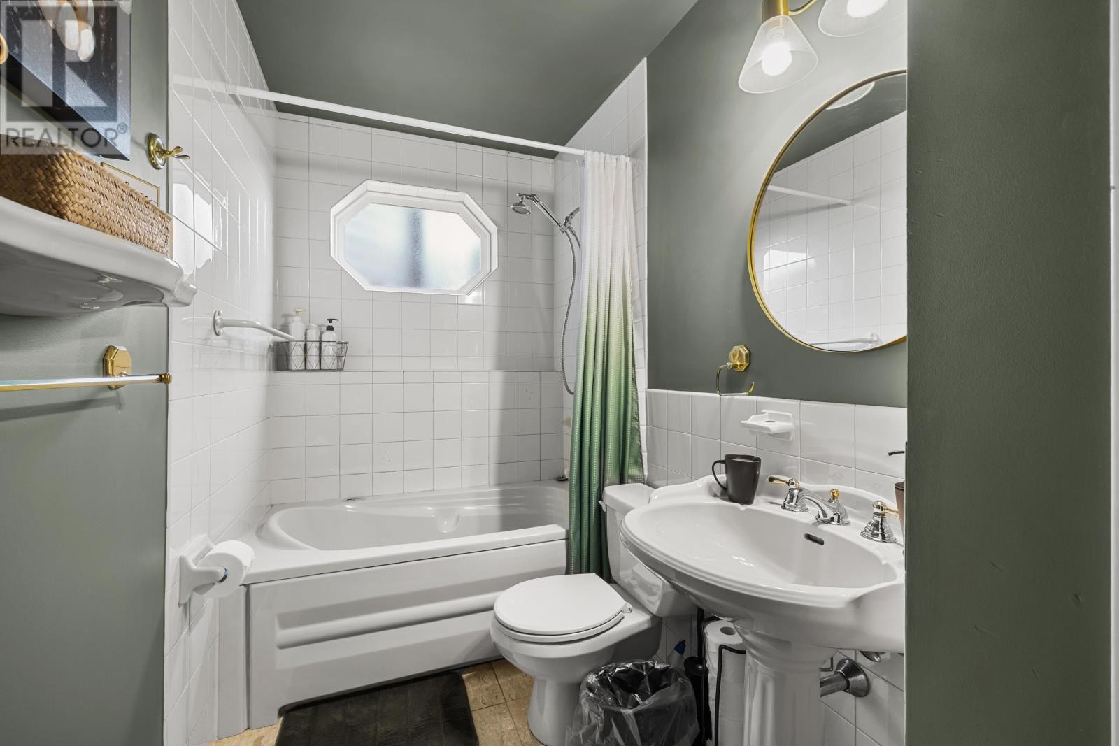 












203 Ferry Road

,
Cornwall,




Prince Edward Island
C0A1H4

