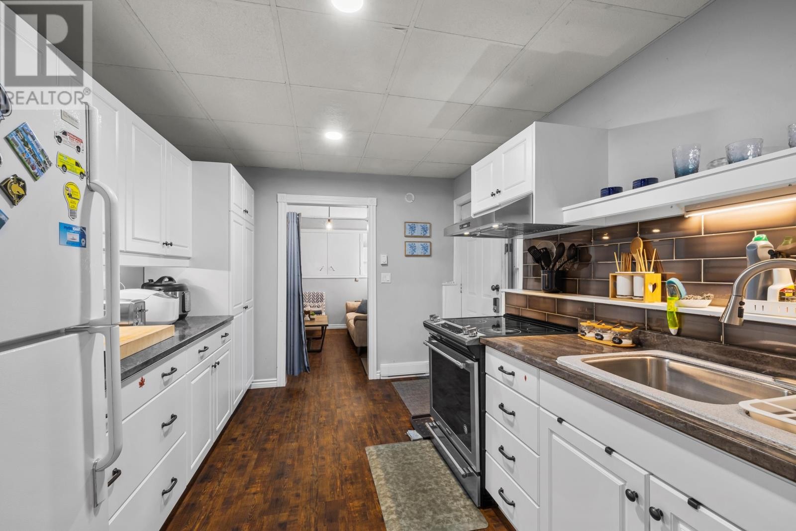 












203 Ferry Road

,
Cornwall,




Prince Edward Island
C0A1H4

