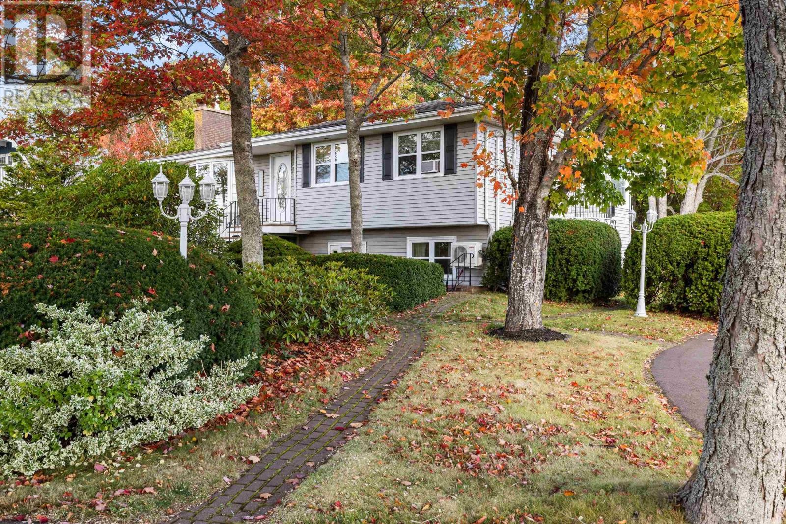 












203 Ferry Road

,
Cornwall,




Prince Edward Island
C0A1H4

