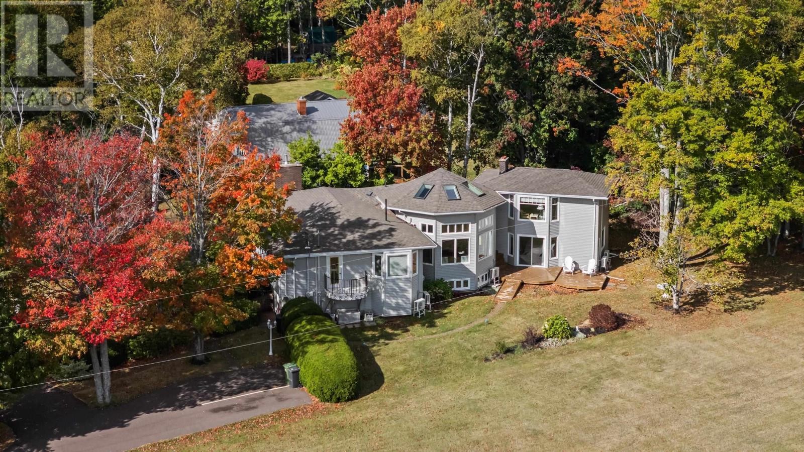 












203 Ferry Road

,
Cornwall,




Prince Edward Island
C0A1H4

