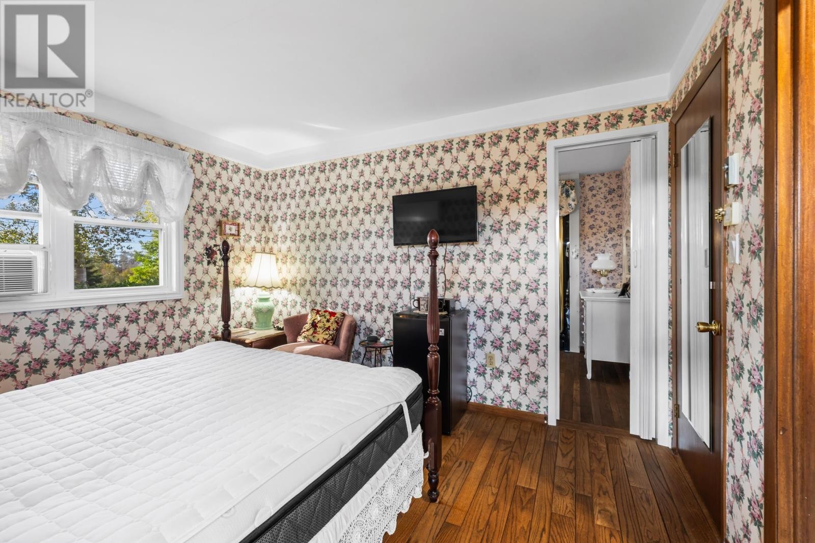 












203 Ferry Road

,
Cornwall,




Prince Edward Island
C0A1H4

