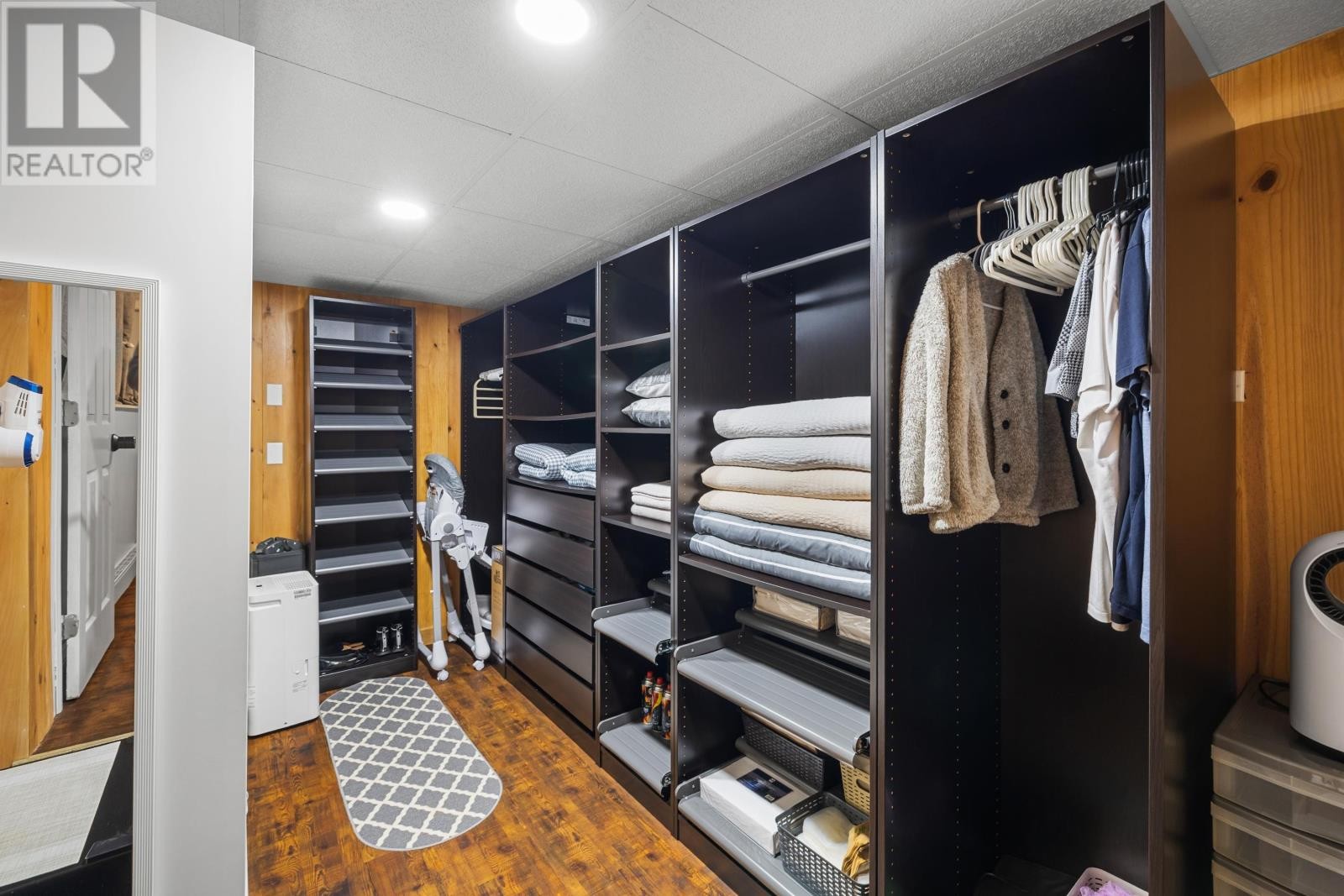 












203 Ferry Road

,
Cornwall,




Prince Edward Island
C0A1H4

