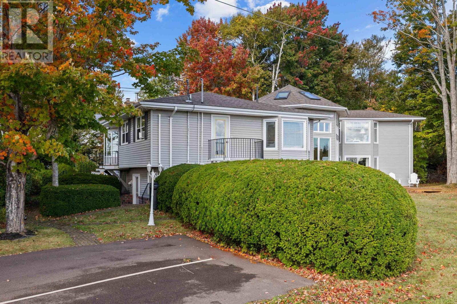 












203 Ferry Road

,
Cornwall,




Prince Edward Island
C0A1H4

