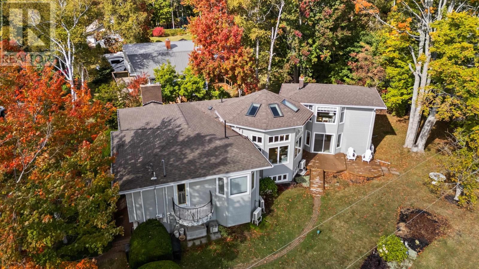 












203 Ferry Road

,
Cornwall,




Prince Edward Island
C0A1H4

