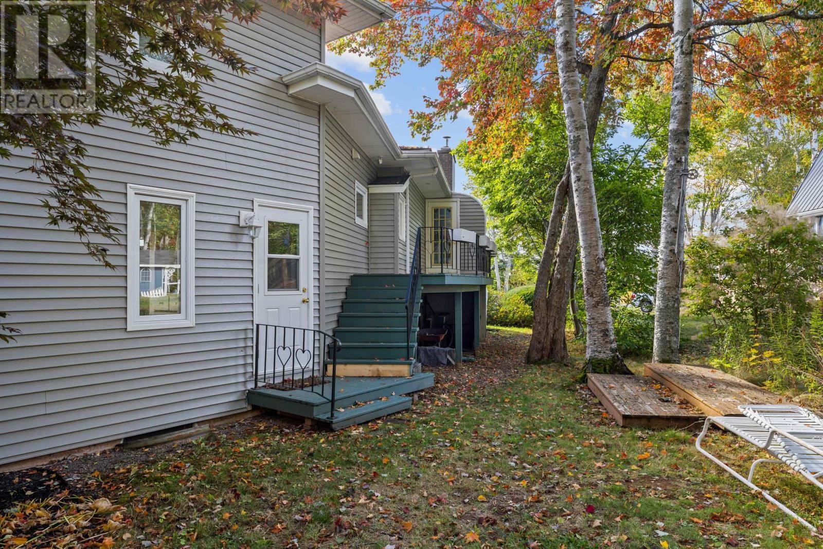 












203 Ferry Road

,
Cornwall,




Prince Edward Island
C0A1H4

