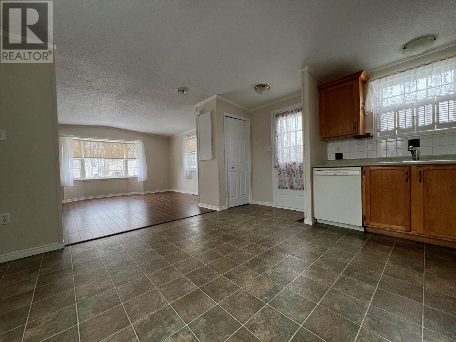 












18 Dale Drive

,
Summerside,




Prince Edward Island
C1N4T4

