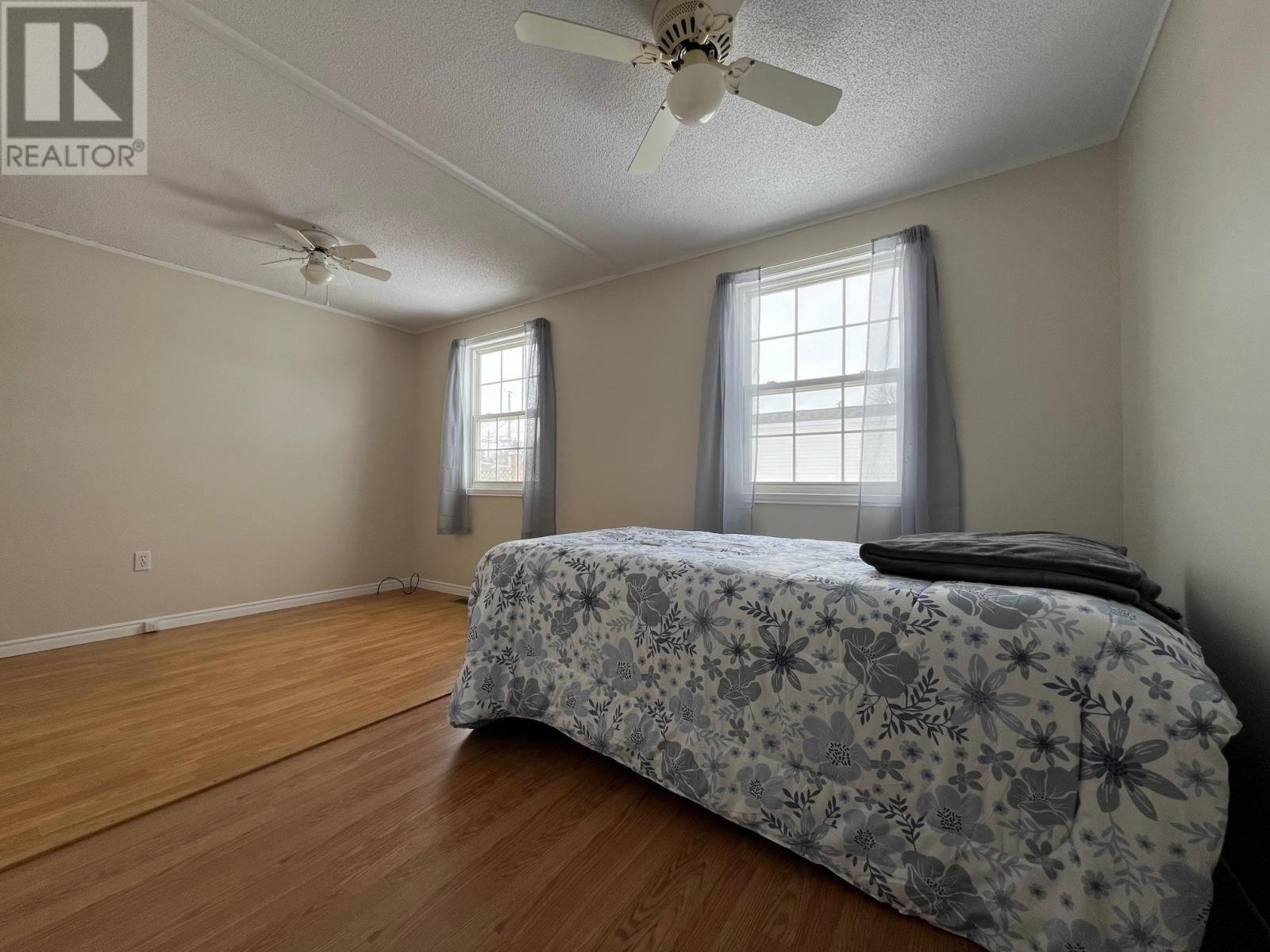 












18 Dale Drive

,
Summerside,




Prince Edward Island
C1N4T4

