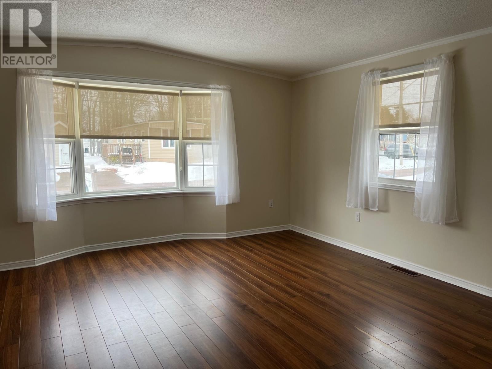 












18 Dale Drive

,
Summerside,




Prince Edward Island
C1N4T4

