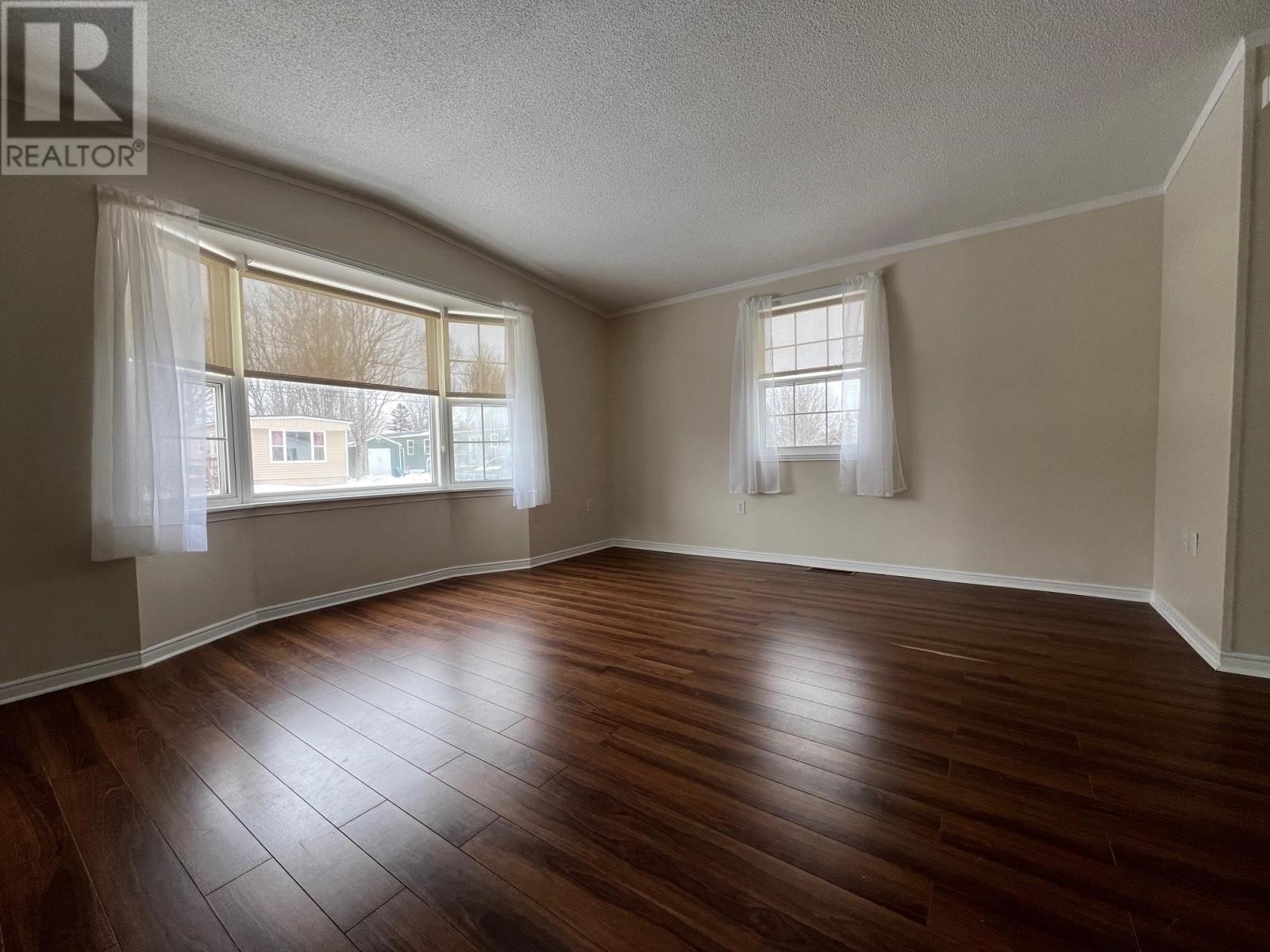 












18 Dale Drive

,
Summerside,




Prince Edward Island
C1N4T4

