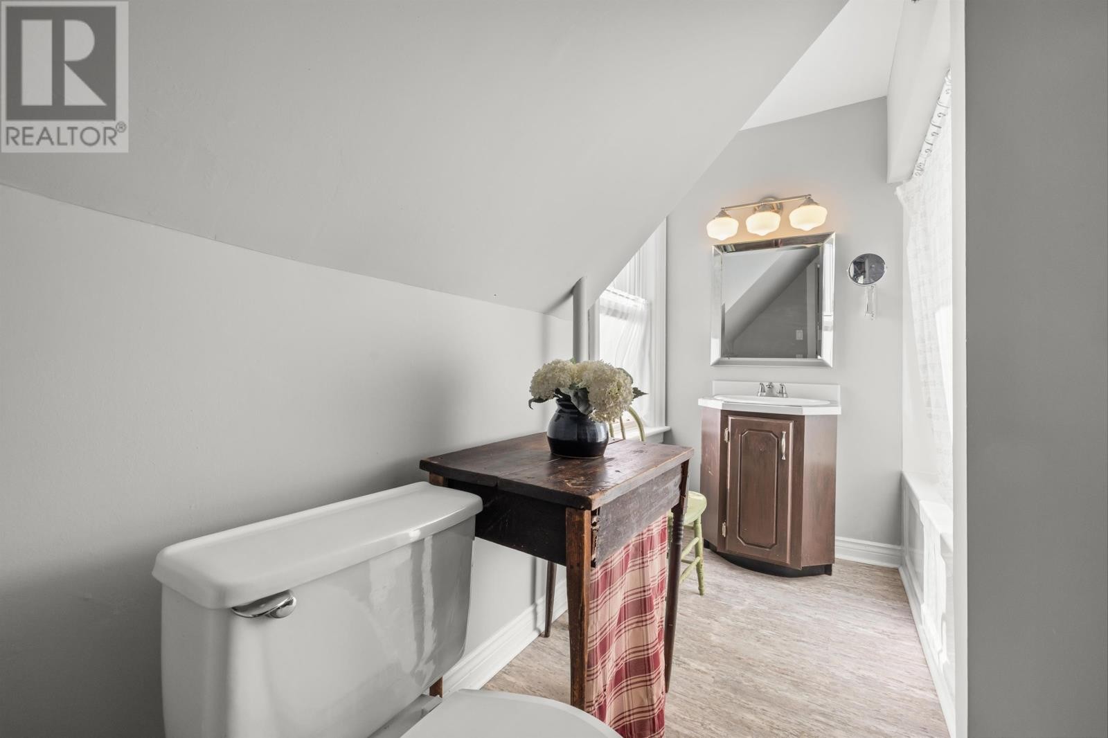 












196 Malpeque Road

,
Malpeque,




Prince Edward Island
C0B1M0

