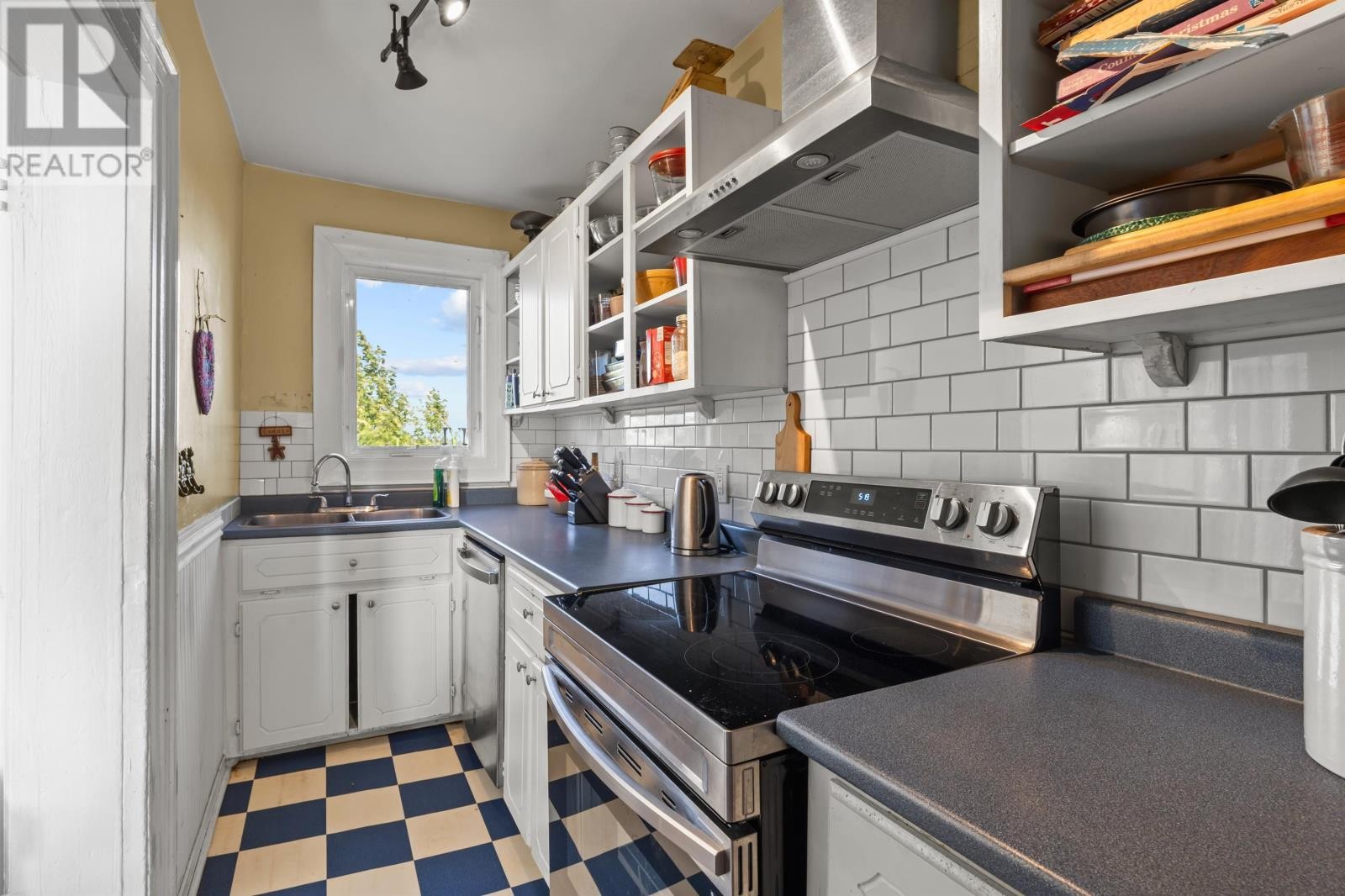 












196 Malpeque Road

,
Malpeque,




Prince Edward Island
C0B1M0

