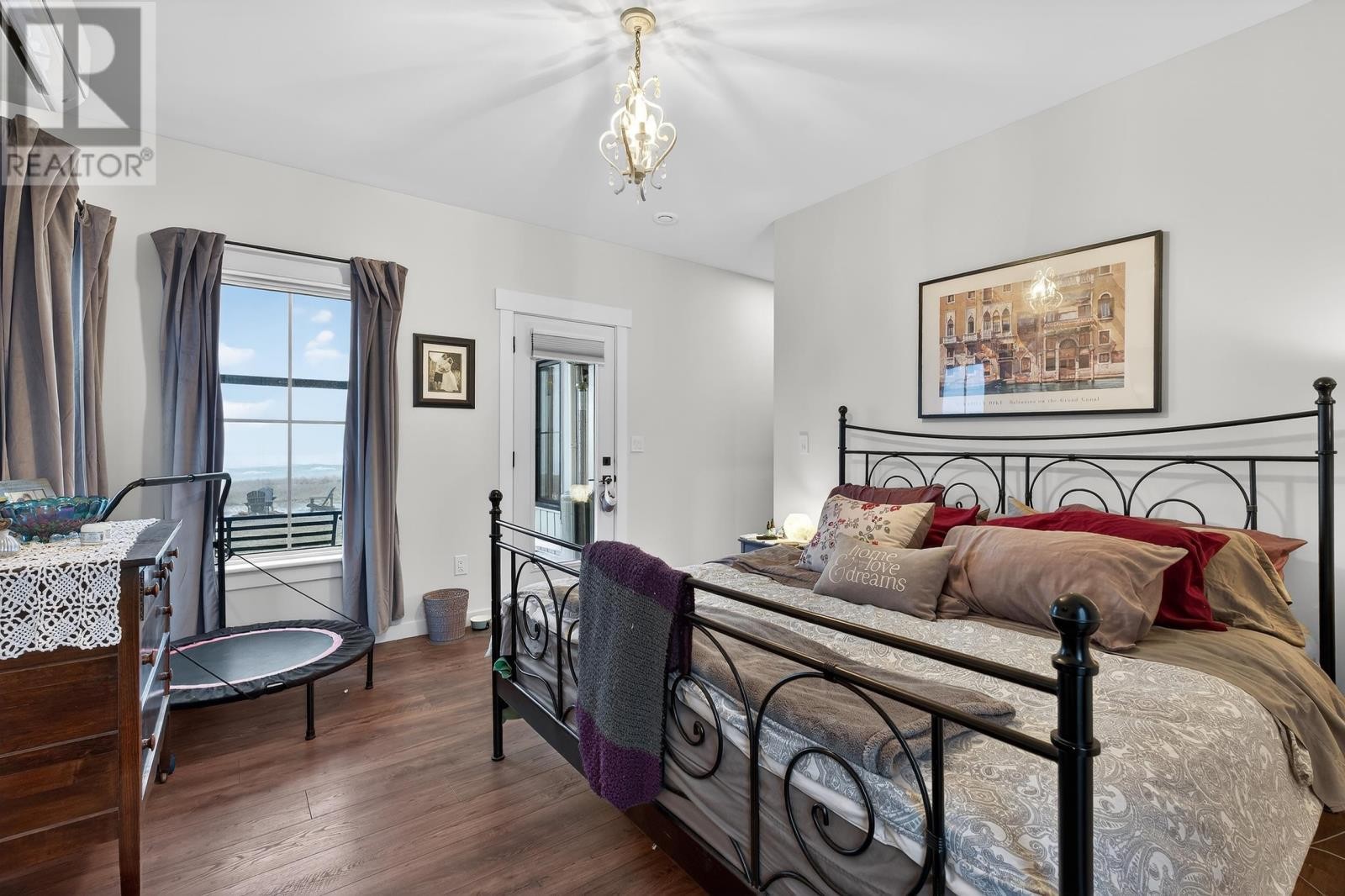 












66 Notre Dame Road

,
Mont Carmel,




Prince Edward Island
C0B2E0

