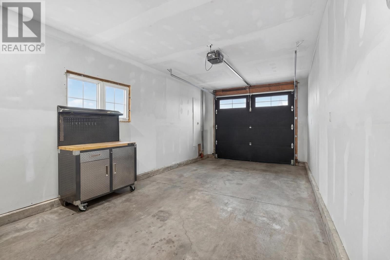 












66 Notre Dame Road

,
Mont Carmel,







Prince Edward Island
C0B2E0

