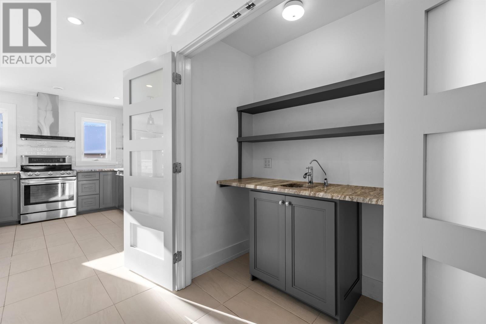 












39 Chancellor Street

,
Charlottetown,




Prince Edward Island
C1E0G1

