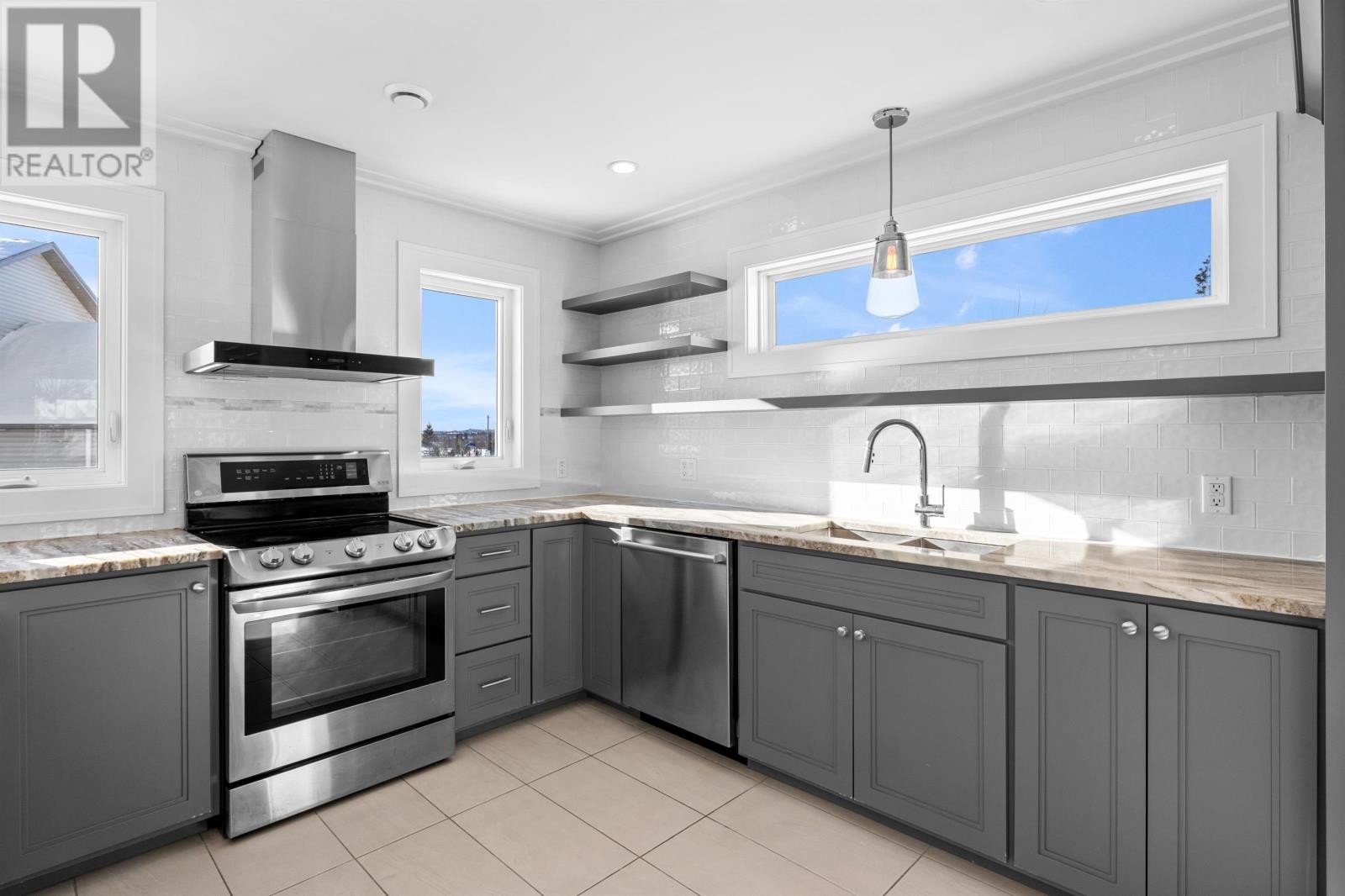 












39 Chancellor Street

,
Charlottetown,




Prince Edward Island
C1E0G1

