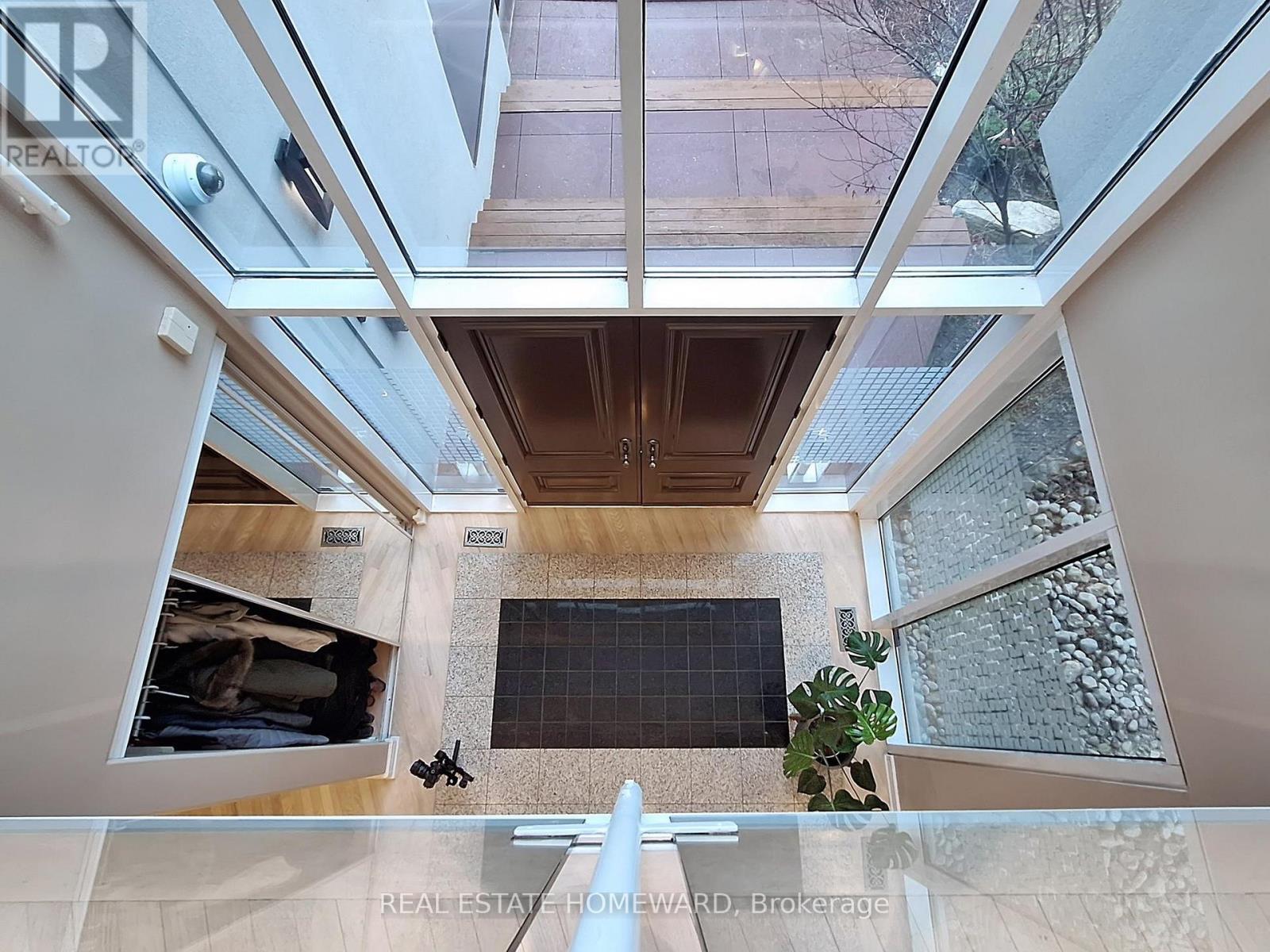 












128 LAURENTIDE DRIVE

,
Toronto (Parkwoods-Donalda),




Ontario
M3A3E5

