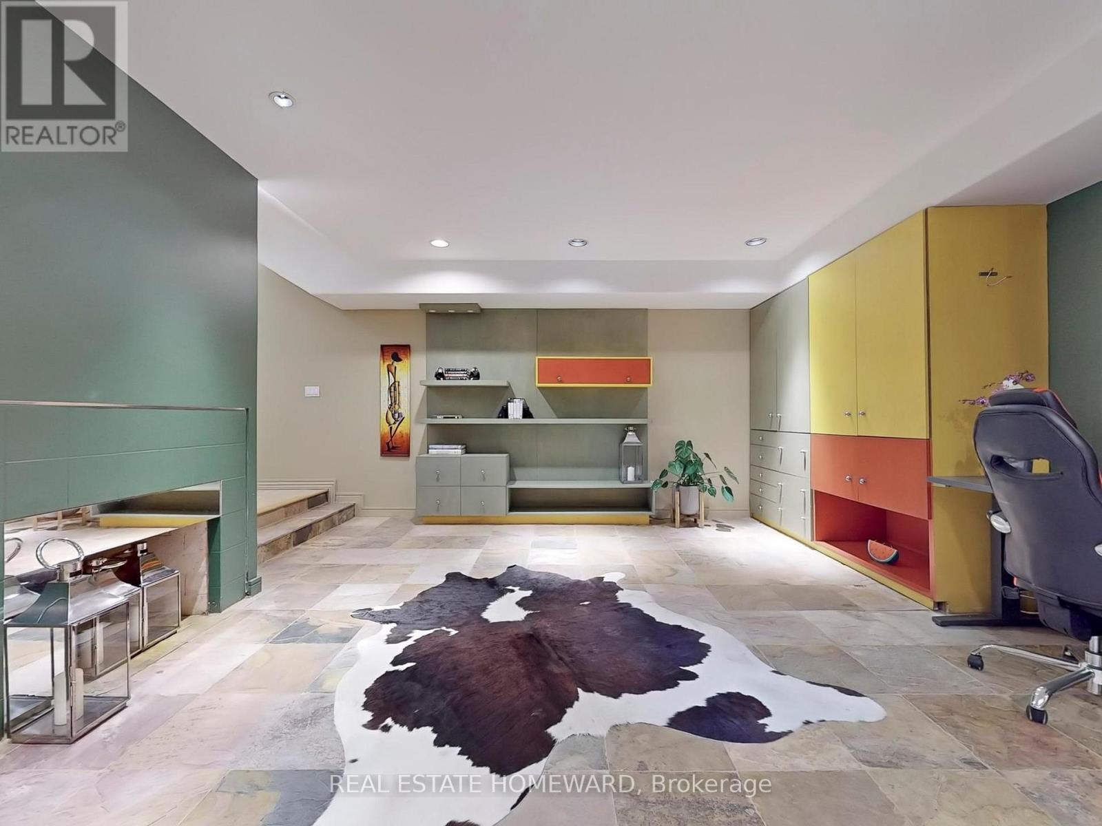 












128 LAURENTIDE DRIVE

,
Toronto (Parkwoods-Donalda),




Ontario
M3A3E5

