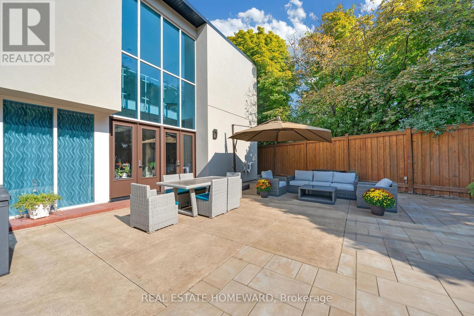 












128 LAURENTIDE DRIVE

,
Toronto (Parkwoods-Donalda),




Ontario
M3A3E5

