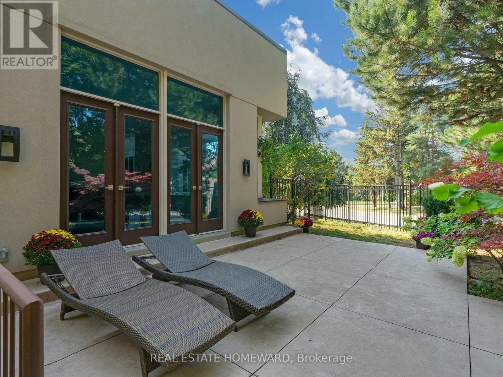 












128 LAURENTIDE DRIVE

,
Toronto (Parkwoods-Donalda),




Ontario
M3A3E5

