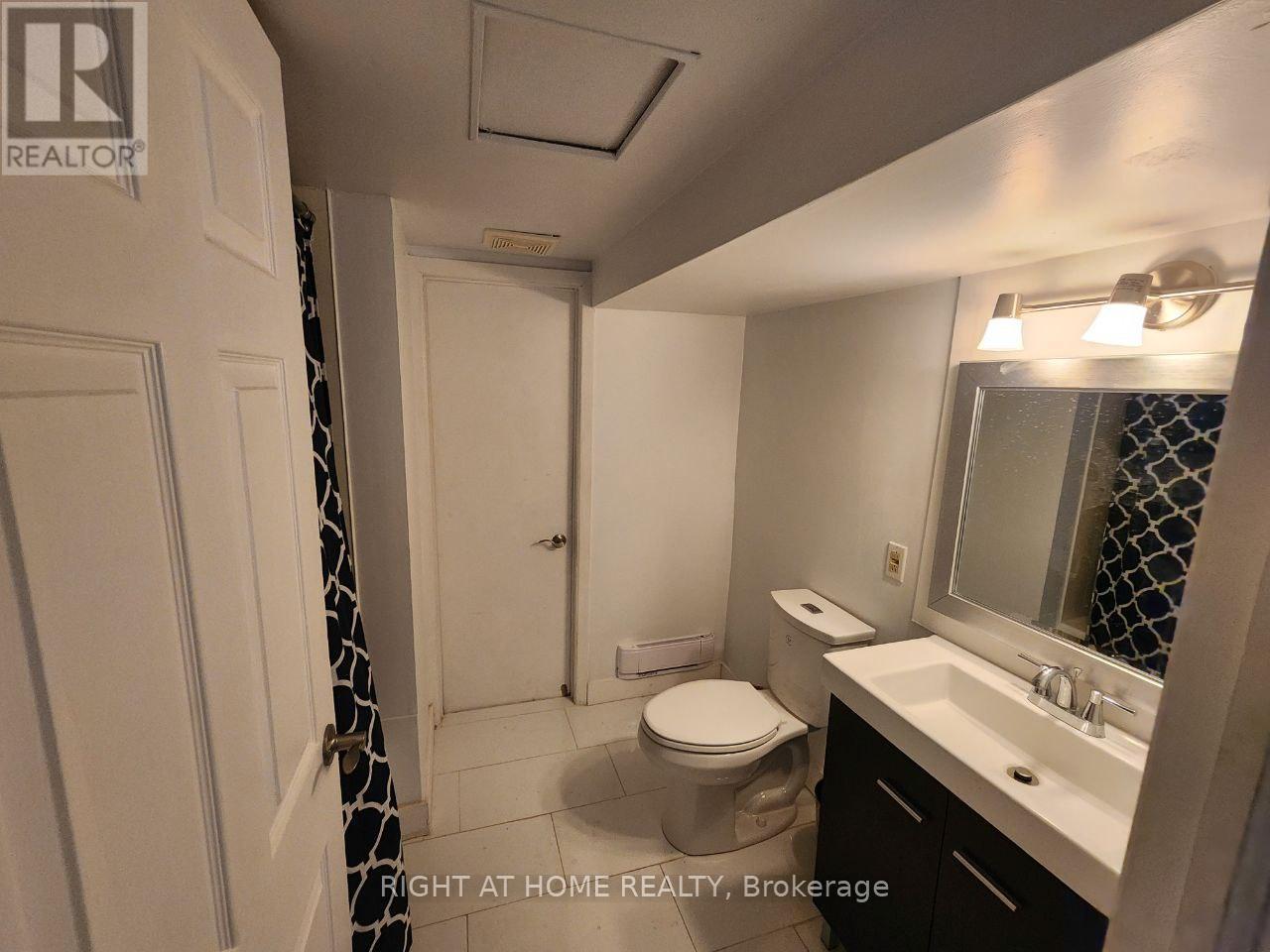 












44 OVERTON CRESCENT

,
Toronto (Banbury-Don Mills),




Ontario
M3B2V2

