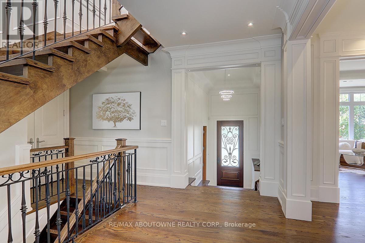 












69 HEATHVIEW AVENUE

,
Toronto (Bayview Village),




Ontario
M2K2C3

