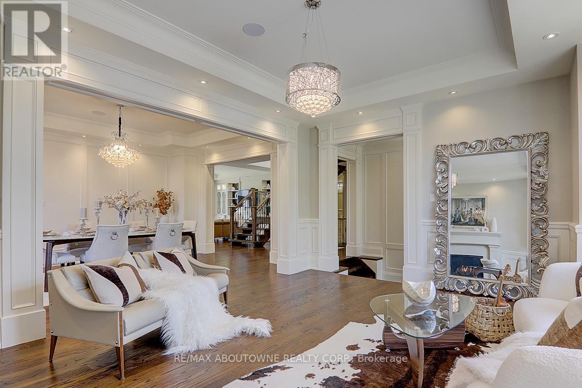 












69 HEATHVIEW AVENUE

,
Toronto (Bayview Village),




Ontario
M2K2C3

