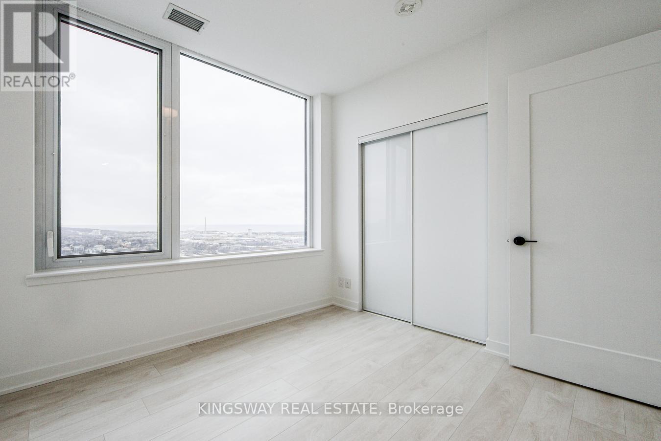 












LP02 - 5 DEFRIES STREET

,
Toronto (Regent Park),




Ontario
M5A0W7

