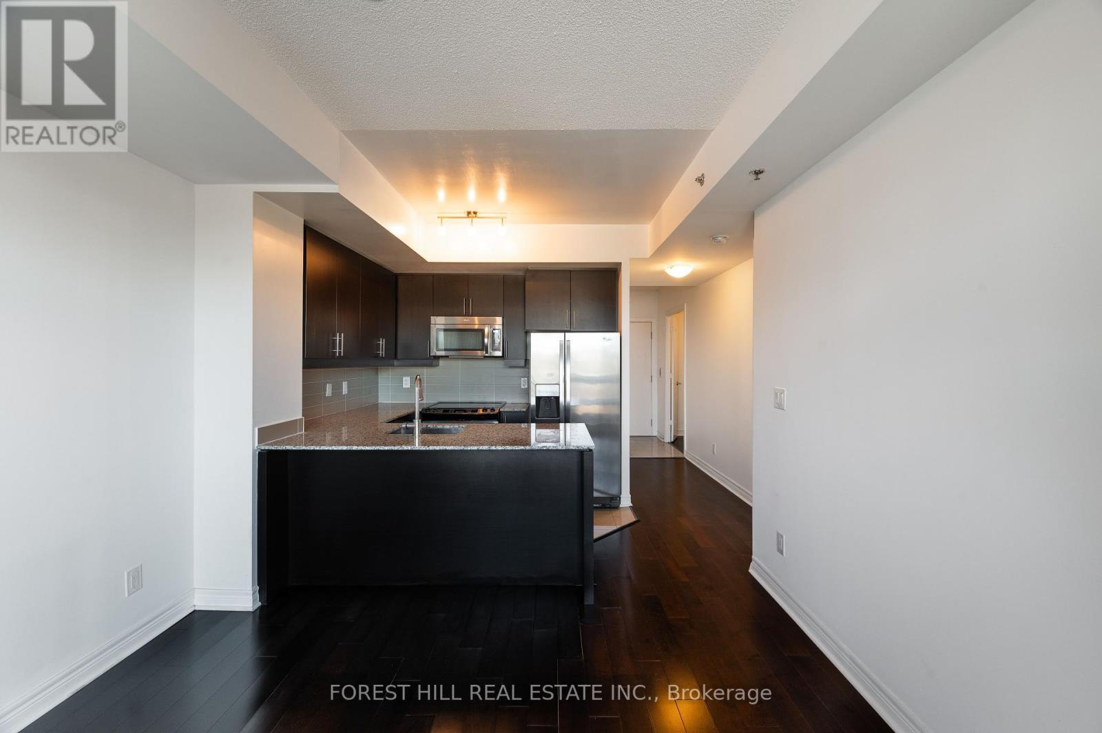 












510 - 2756 OLD LESLIE STREET

,
Toronto (Bayview Village),




Ontario
M2K0E2

