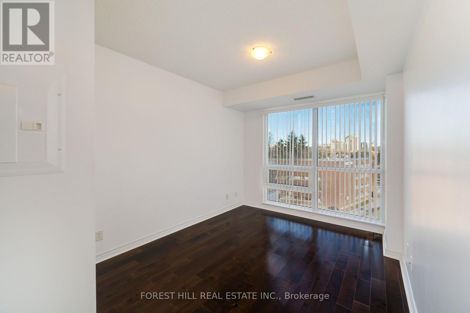 












510 - 2756 OLD LESLIE STREET

,
Toronto (Bayview Village),




Ontario
M2K0E2

