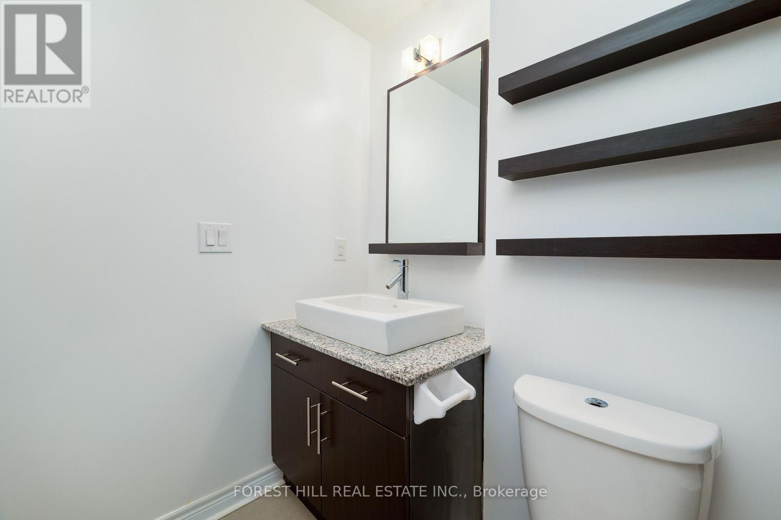 












510 - 2756 OLD LESLIE STREET

,
Toronto (Bayview Village),




Ontario
M2K0E2

