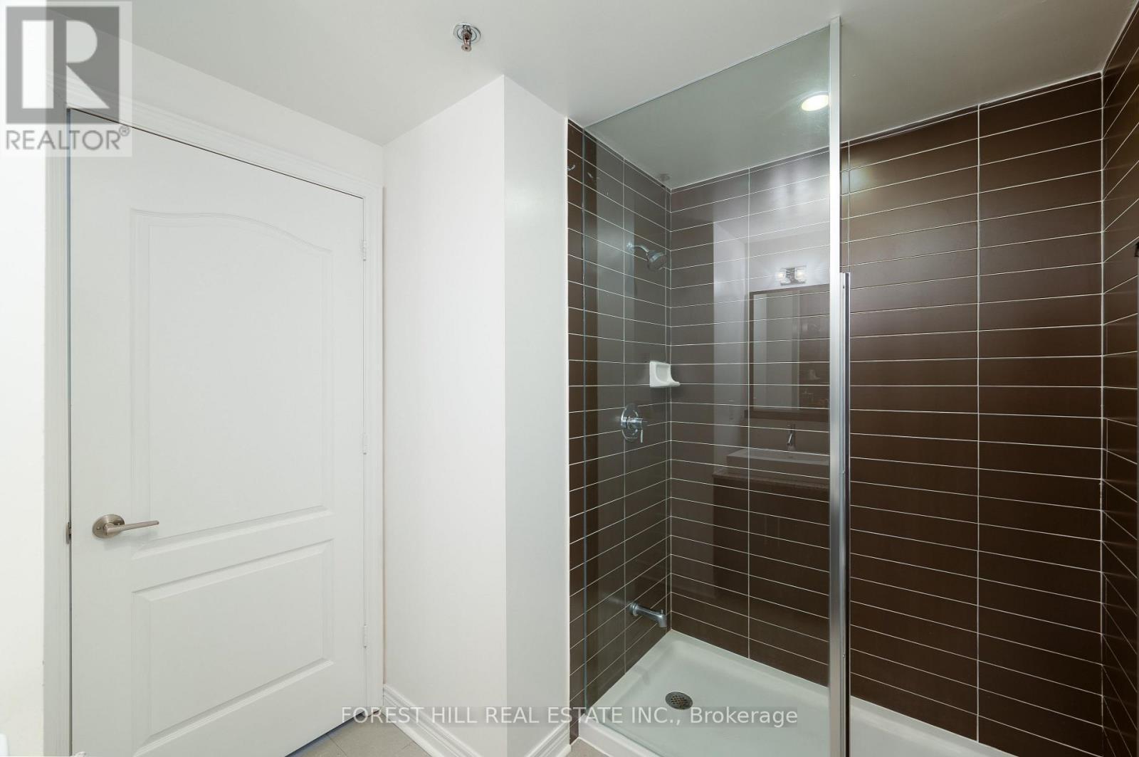 












510 - 2756 OLD LESLIE STREET

,
Toronto (Bayview Village),




Ontario
M2K0E2

