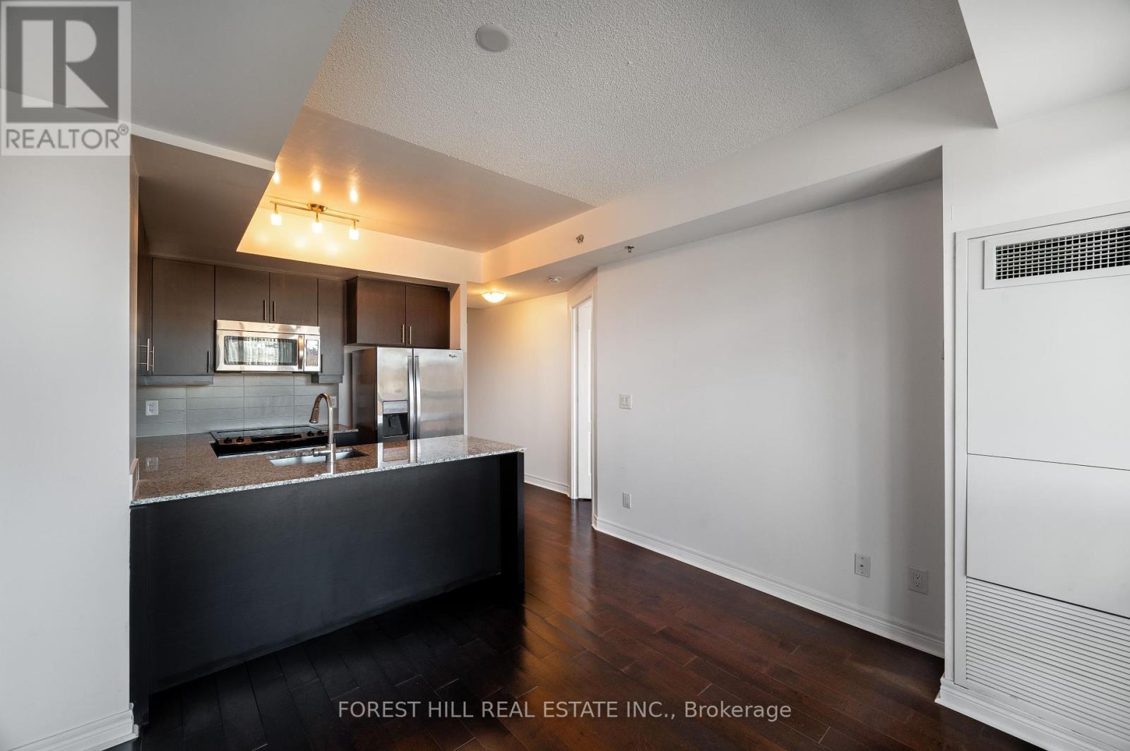 












510 - 2756 OLD LESLIE STREET

,
Toronto (Bayview Village),




Ontario
M2K0E2

