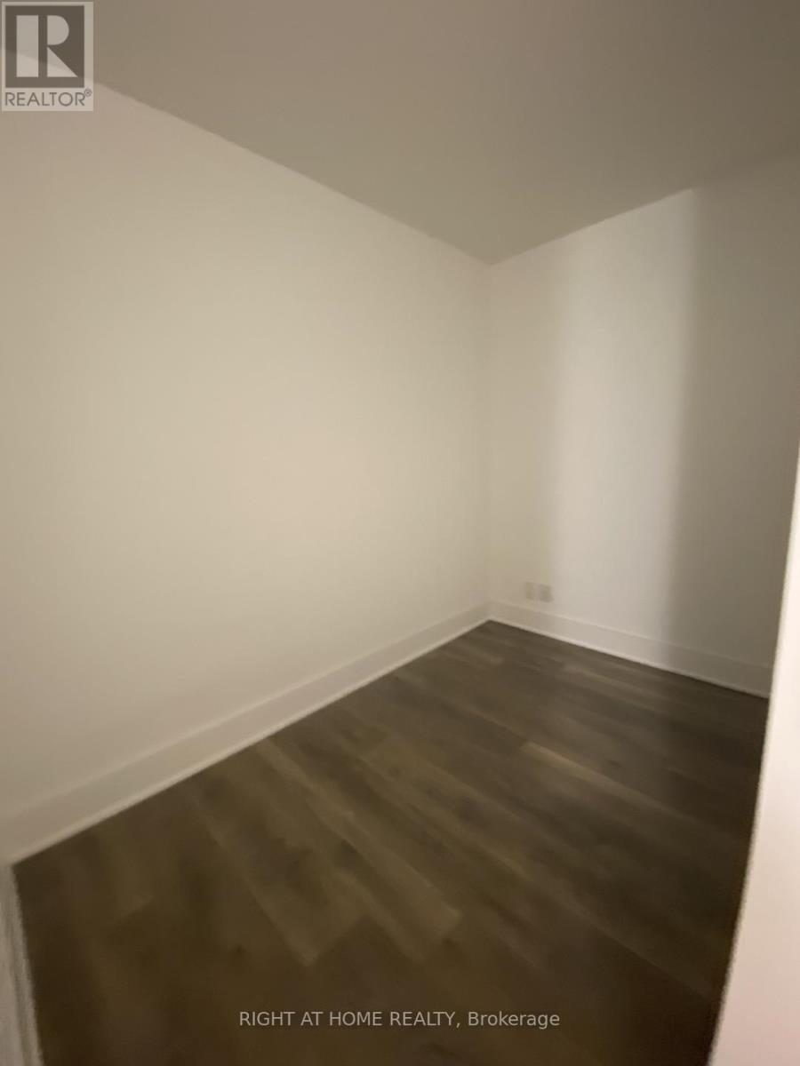 












504 - 120 PARLIAMENT STREET

,
Toronto (Moss Park),




Ontario
M5A2Y8

