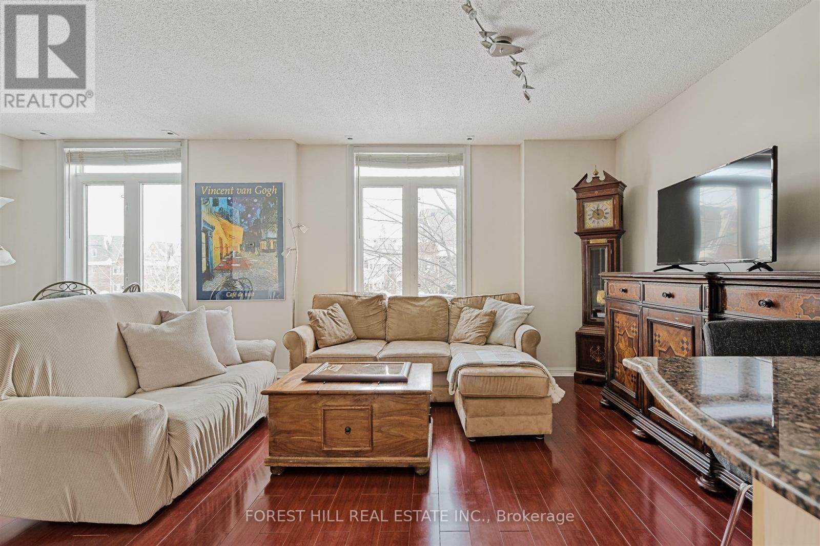 












904 - 9 SHANK STREET

,
Toronto (Niagara),




Ontario
M6J3W9

